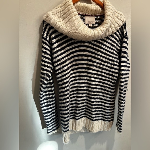 Banana Republic neck and Cream Striped cowl neck Sweater wool cabin core - Picture 9 of 12